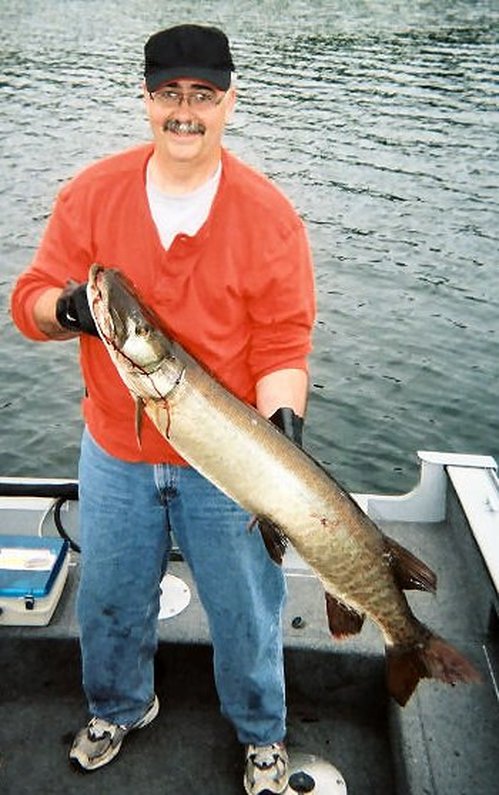 Bruce Siebers wins Musky Mania 35 with a 44